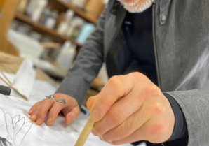 多芸多才の芸術家・片岡鶴太郎氏が初めて手掛ける”男の粋”　唯一無二の「額裏」限定15点を特別展示
