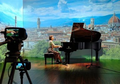 世界の絶景映像の演出付きで本格的なピアノ演奏動画の撮影体験　体験型イベント『TAKEOUT SHOW -TRIP-』を開催